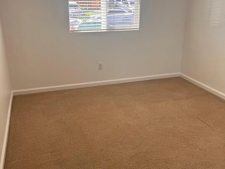 2357 Saint Augustine Dr — Photo 16