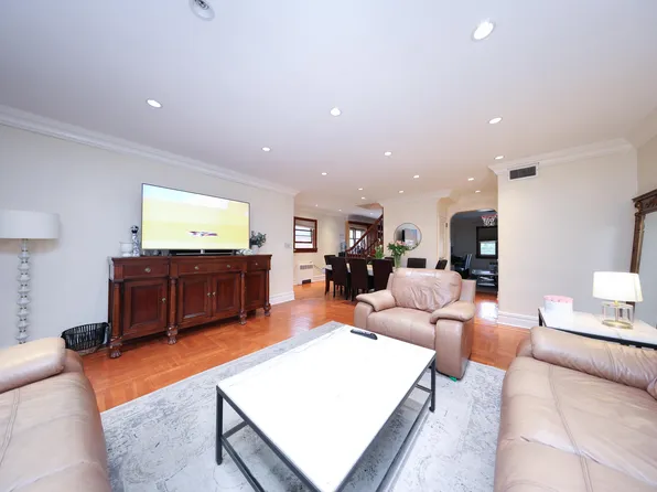 1711 Gerritsen Avenue image 15 of 41