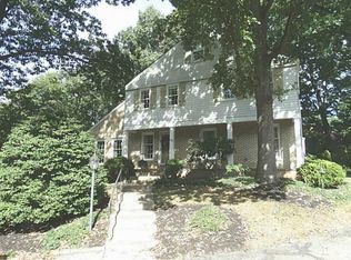 100 Country Ln, Pittsburgh, PA