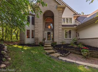 8159 High Point Trl, White Lake, MI