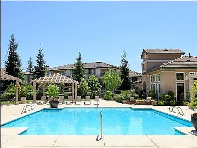 1st image of 715 Gibson Dr