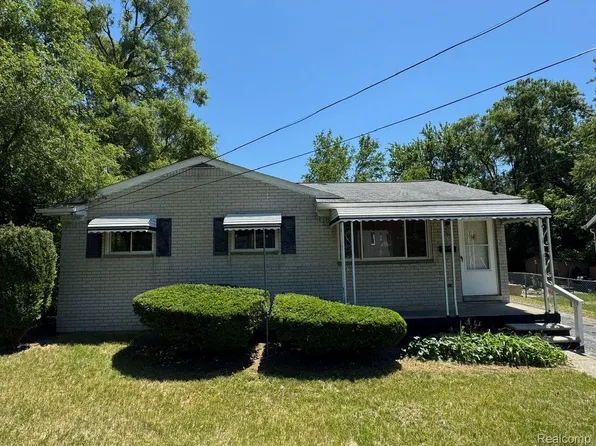 102 Cadillac St, Pontiac, MI 48342
