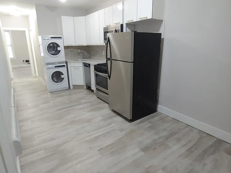 207 Webster Ave #2A — Photo 3
