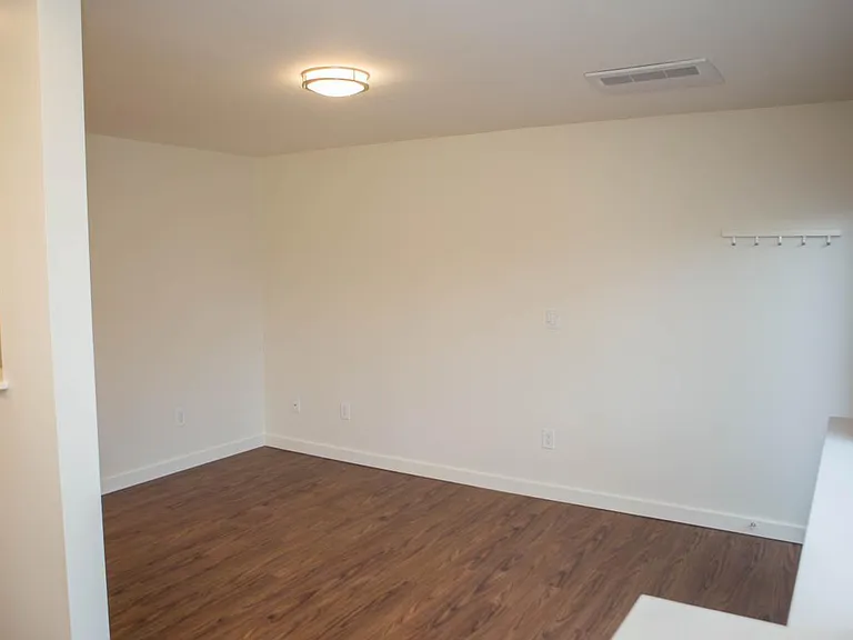 2719 E Pike St #4 — Photo 5