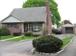 36 Davenport Rd, Needham, MA 02494