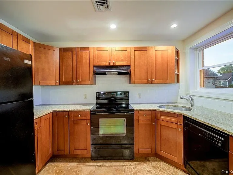308 Main St #2 — Photo 4