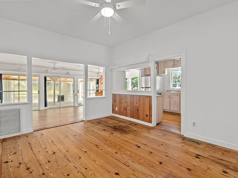 2250 Myrtle Ave — Photo 11