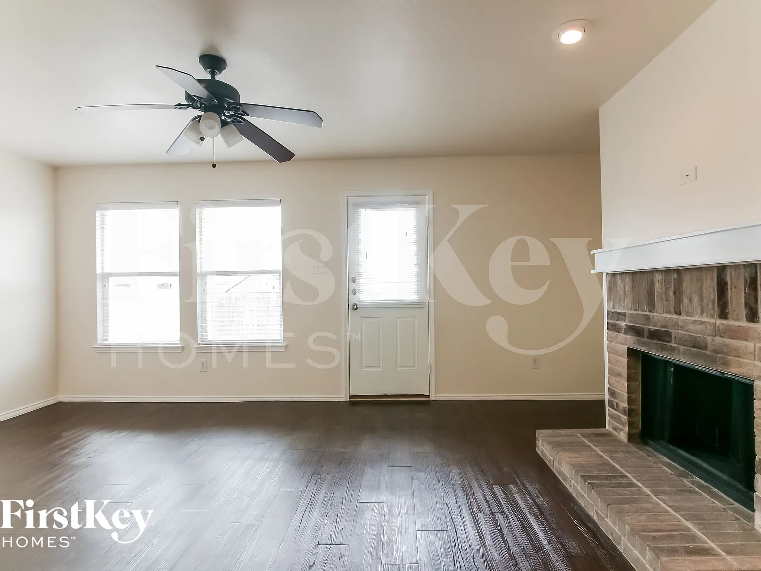 4 bed, 2.0 bath, 2009 sqft, $2,045 — Photo 4