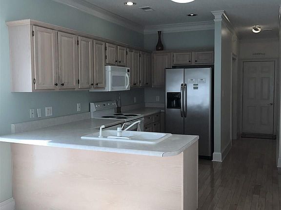 5th image of 7592 Elliott Dr
