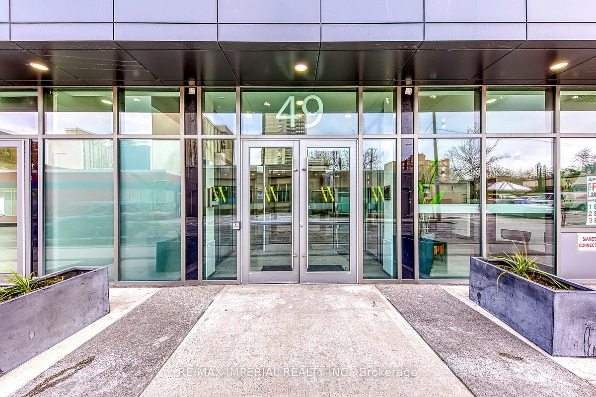 Building Photo - 49 Walnut St S #1308