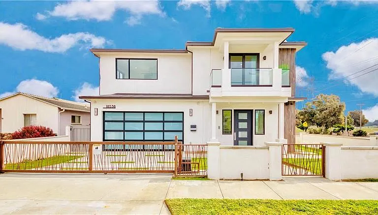 18538 Amie Ave — Photo 1