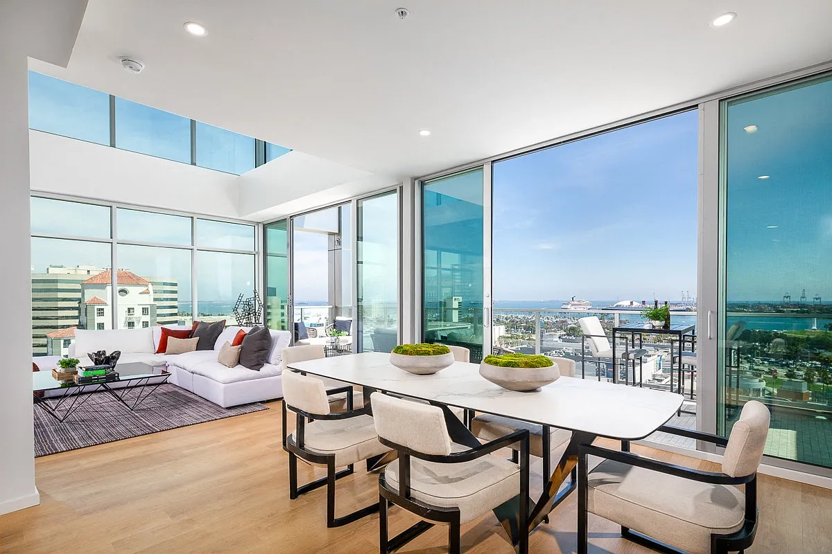 200 West Ocean — Photo 1
