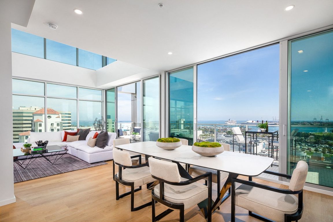 200 West Ocean Kitchen