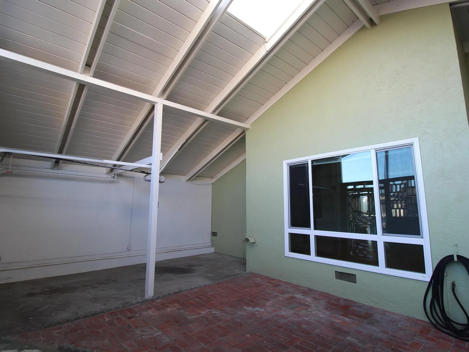 3 bed, 1550 sqft, $4,500 — Photo 2