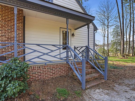 5th image of 1301 Raybon Dr