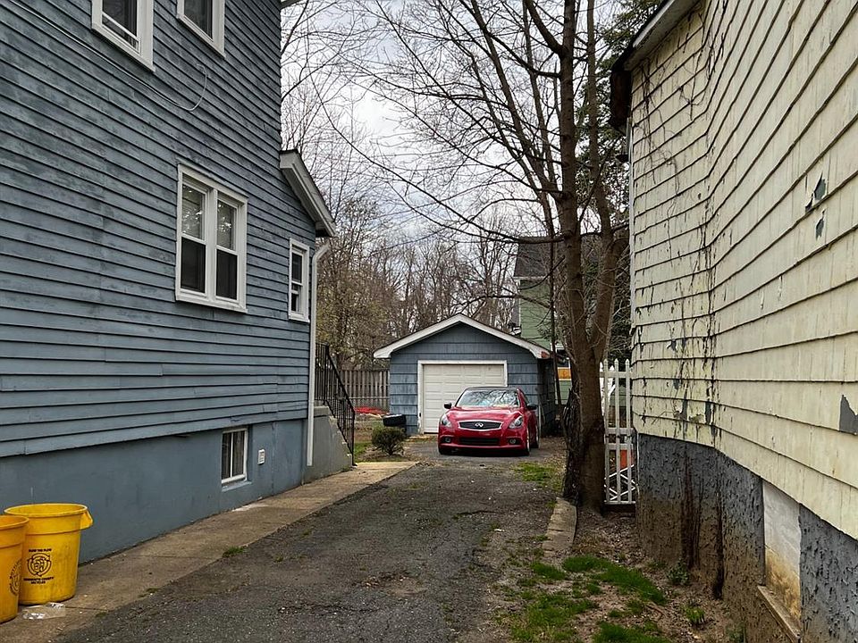 2nd image of 25 Bennett St