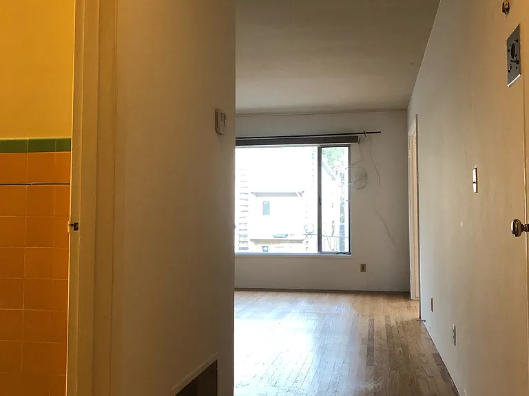 2450 Warring St #33 — Photo 8