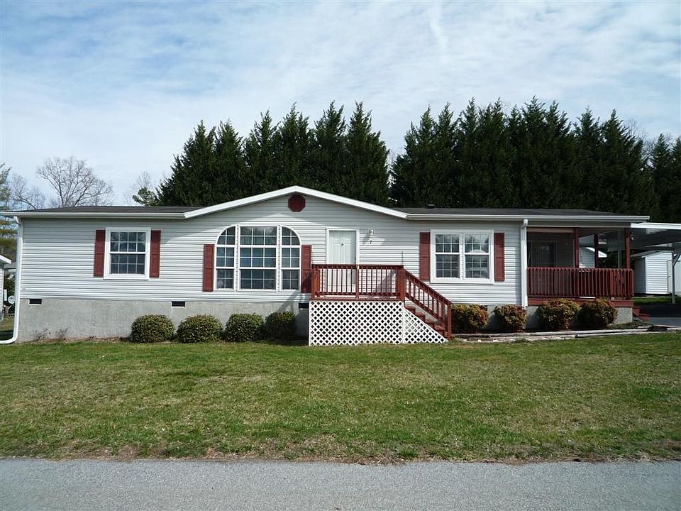 1st image of 7 Crestmont Ln