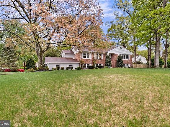 4th image of 3805 Densmore Ct