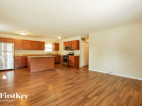 4th image of 36720 N Beverly Ave