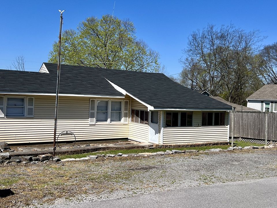 1st image of 411 Fairview Ave
