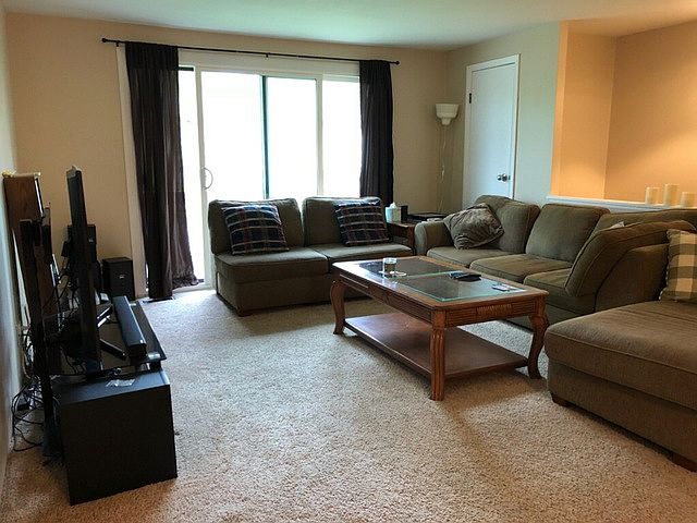 1st image of 194 Duxbury Ct APT A