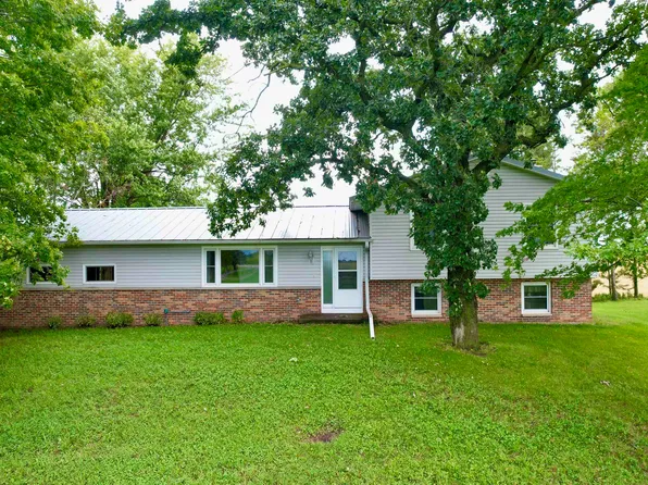 N9592 Yew Rd, Beaver Dam, WI 53916