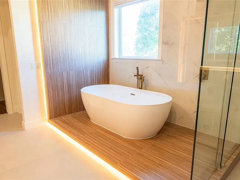 2041 Lake Fischer Cove Ln — Photo 17