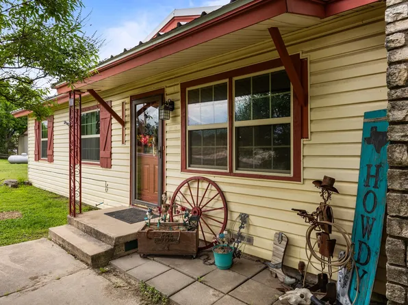 418 S Broadway St, Meridian, TX 76665