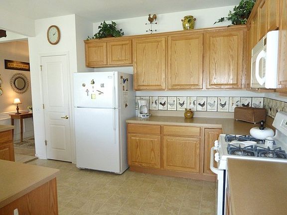 4th image of 12445 Arlington Dr