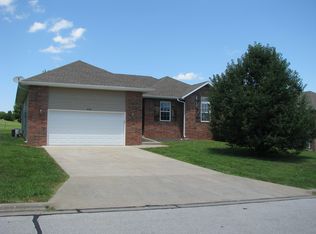 414 E Stone Creek Rd, Willard, MO 65781