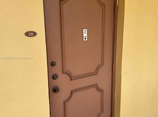 6071 NW 61st Ave APT 211, Tamarac, FL 33319