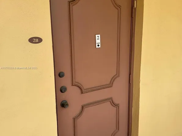 6071 NW 61st Ave APT 211, Tamarac, FL 33319