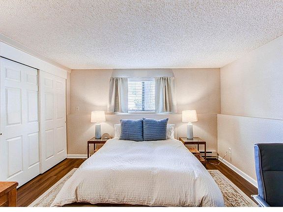 3rd image of 925 Columbia Rd #111