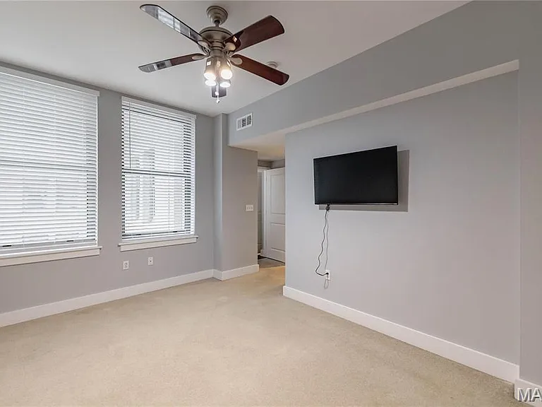 314 N Broadway Ave #1405 — Photo 18