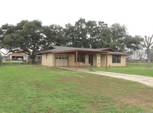 405 Dry Hollow Rd, La Vernia, TX 78121
