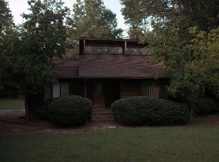 228 Tabor St, Central, SC 29630