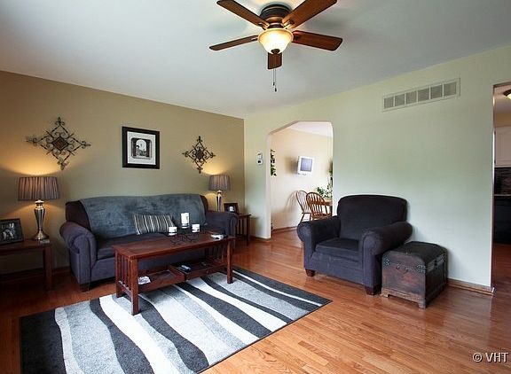2nd image of 7442 W 160th St