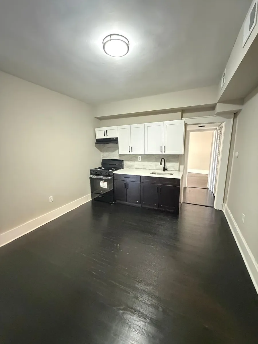 Building Photo - 1005 S Orange Ave #301