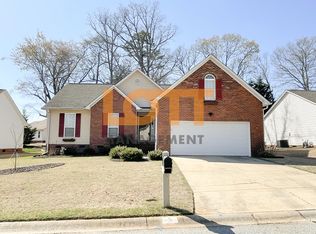 5 Golden Crest Ct, Mauldin, SC 29662