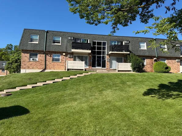 9950 S 84th Ter APT 214, Palos Hills, IL 60465