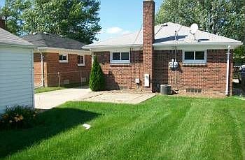 2nd image of 23060 Doremus St