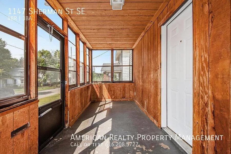 4 bed, 2.5 bath, 1468 sqft, $2,600 — Photo 2
