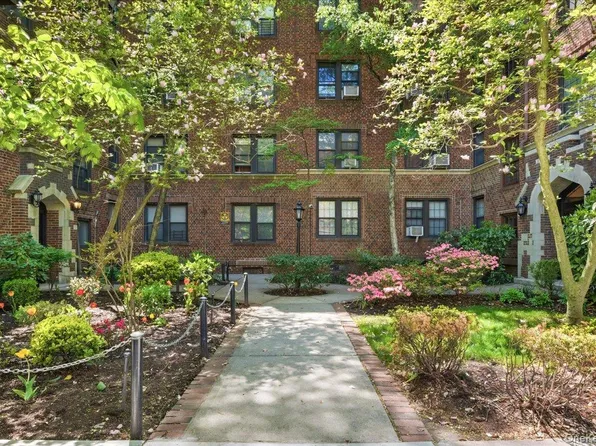 68-44 Burns Street #B2, Forest Hills, NY 11375