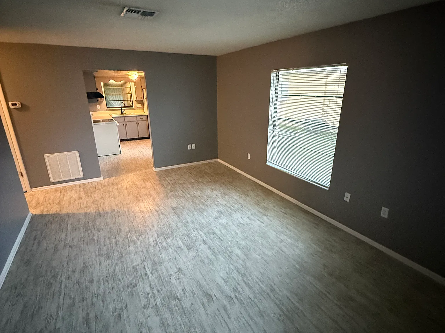 2 bed, 960 sqft, $1,600 — Photo 1