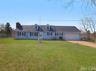 9881 W Garbow Rd, Middleville, MI 49333
