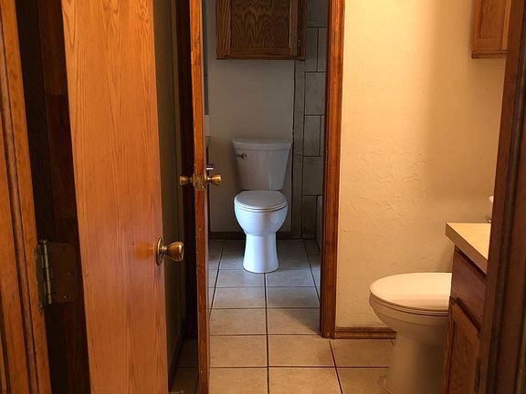 3rd image of 1414 NW Lake Ave #B
