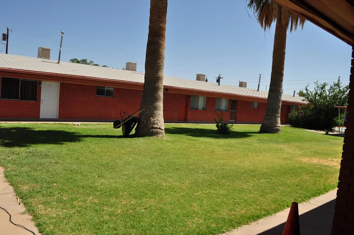 3901 Hercules Avenue — Photo 1
