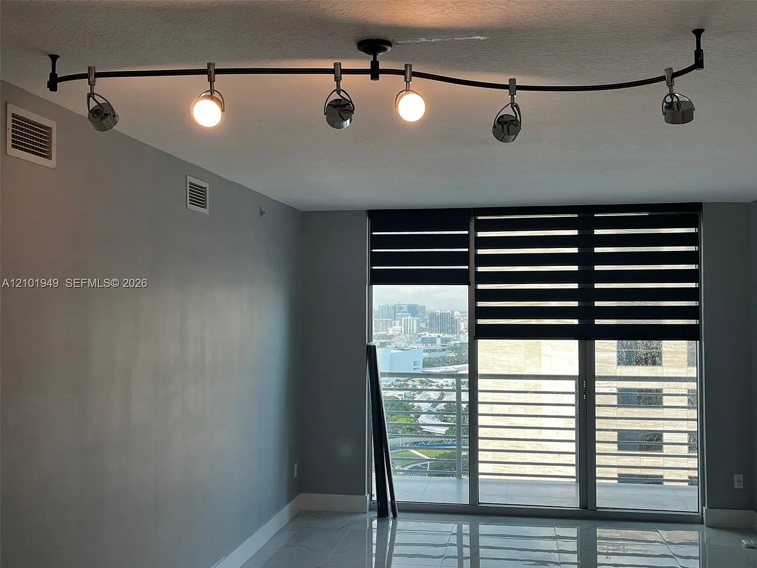 One Miami East Condo — Photo 3
