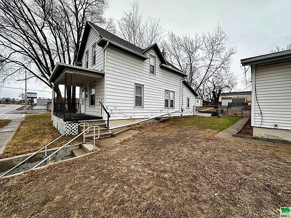 4th image of 2104 S Lakeport St